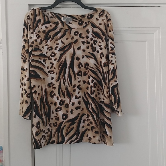 JM Collection Tops - JM collection shirt  large